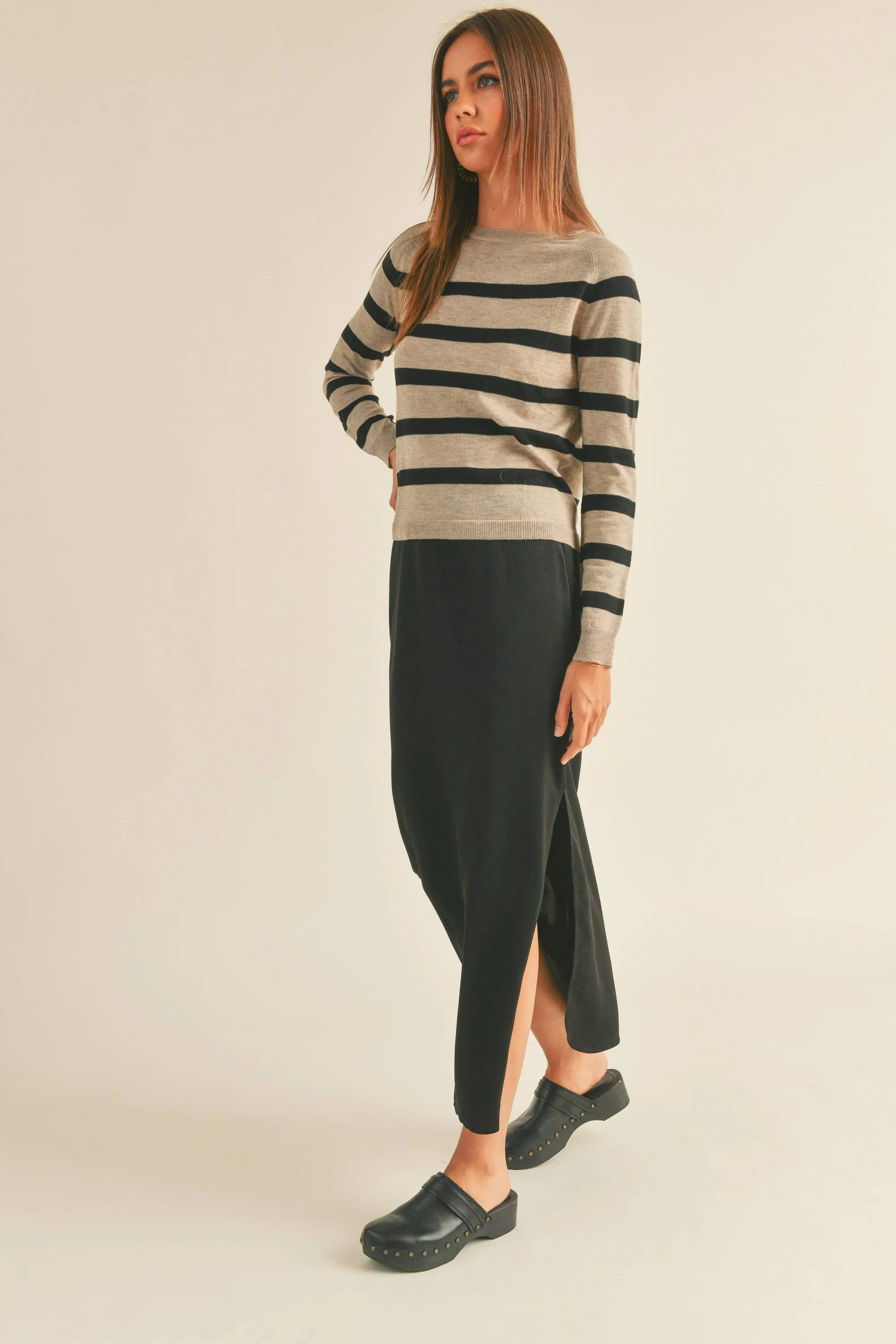 STRIPED ROUND NECK BASIC BODY SWEATER TOP