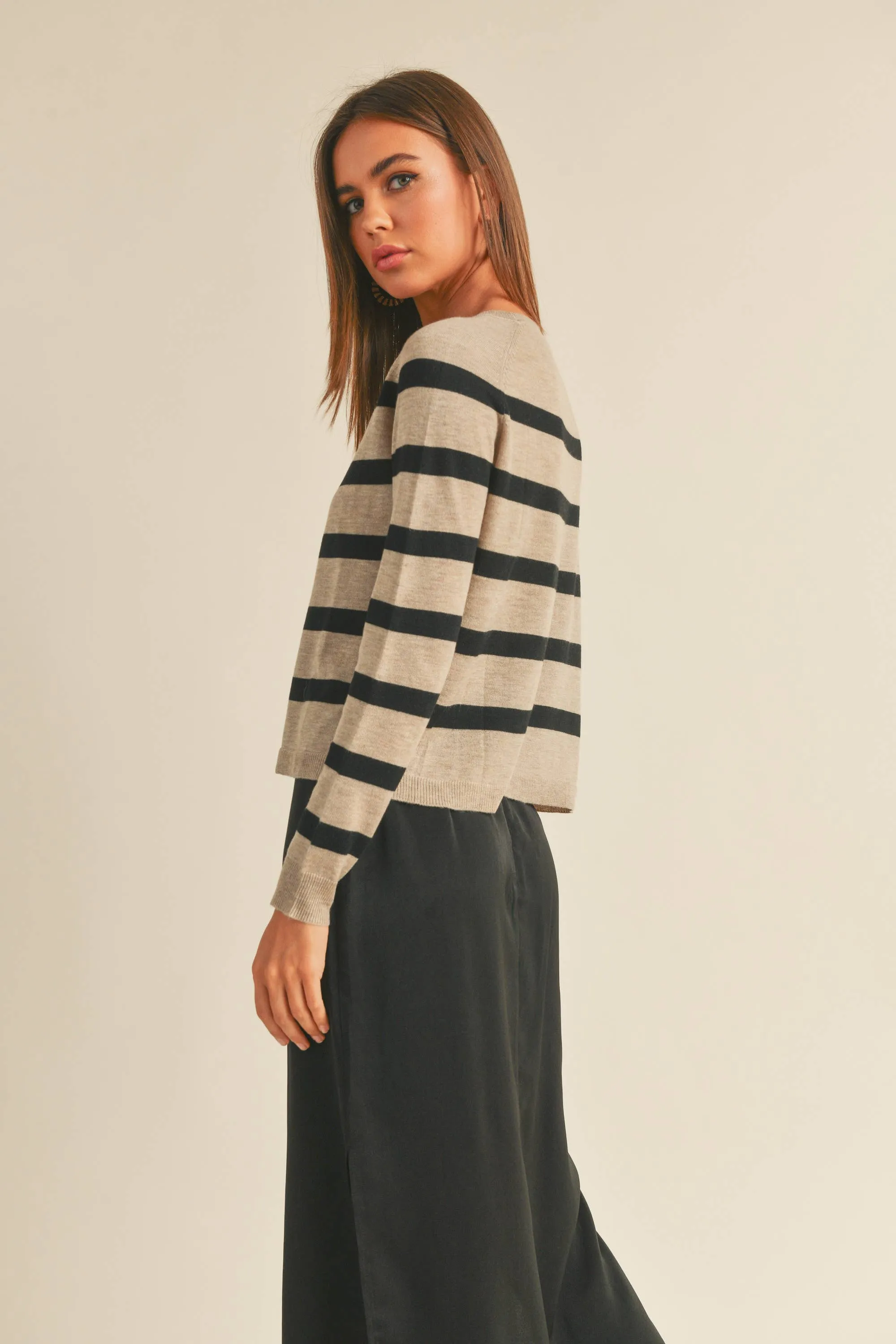 STRIPED ROUND NECK BASIC BODY SWEATER TOP
