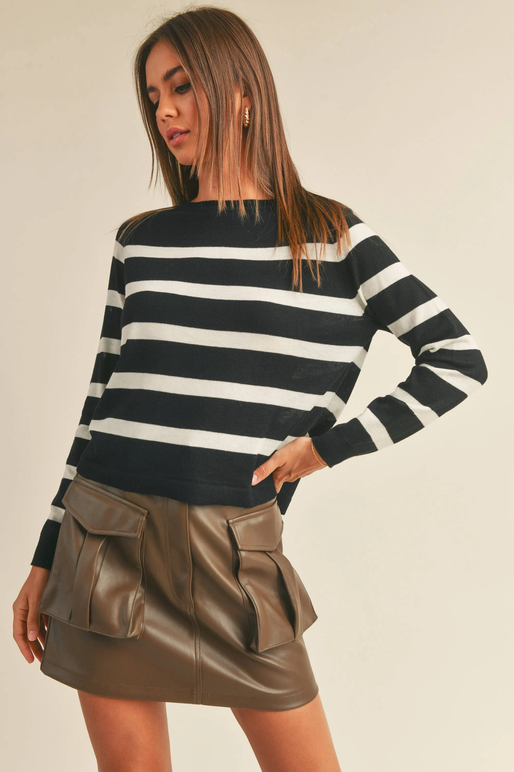 STRIPED ROUND NECK BASIC BODY SWEATER TOP